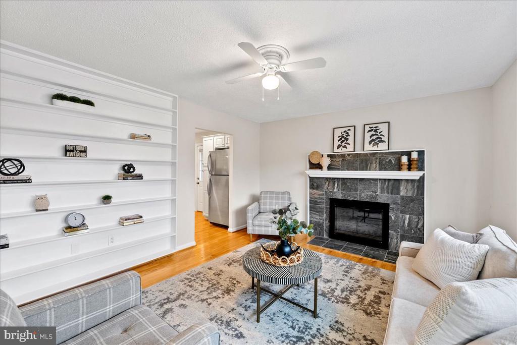 2402 SAGAMORE COURT