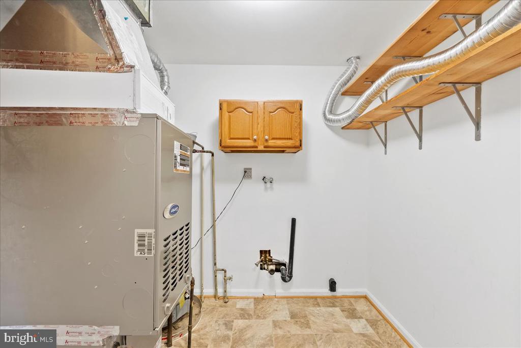 2402 SAGAMORE COURT