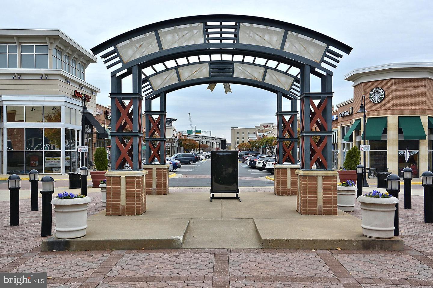 6904 WALNUT HILL DRIVE