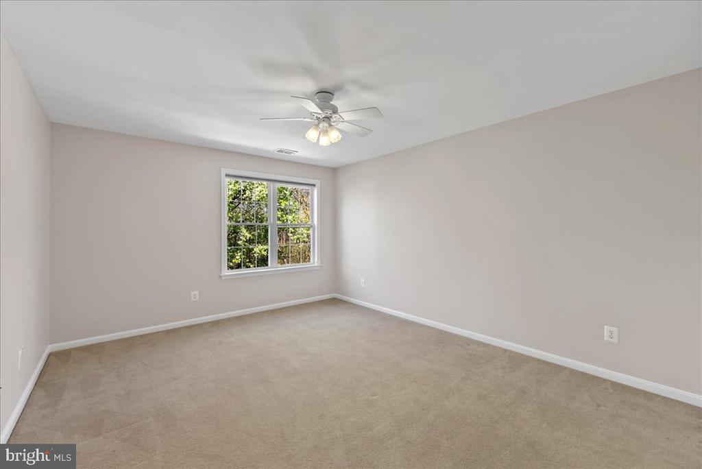 6904 WALNUT HILL DRIVE