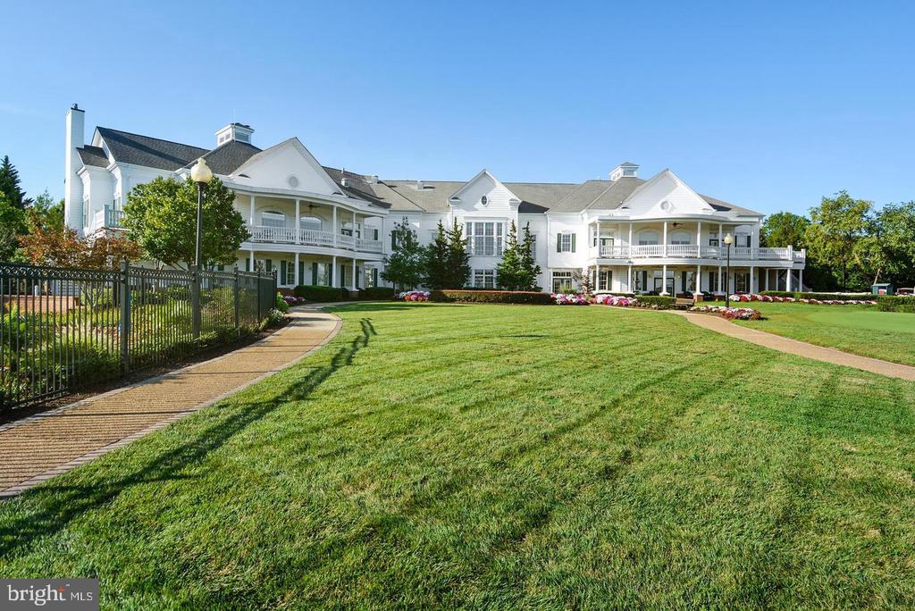6904 WALNUT HILL DRIVE