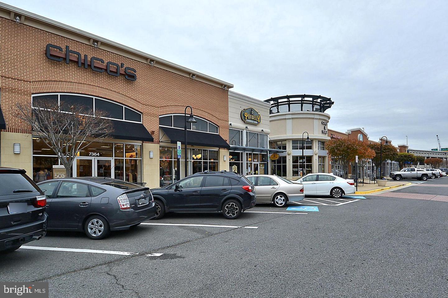 6904 WALNUT HILL DRIVE