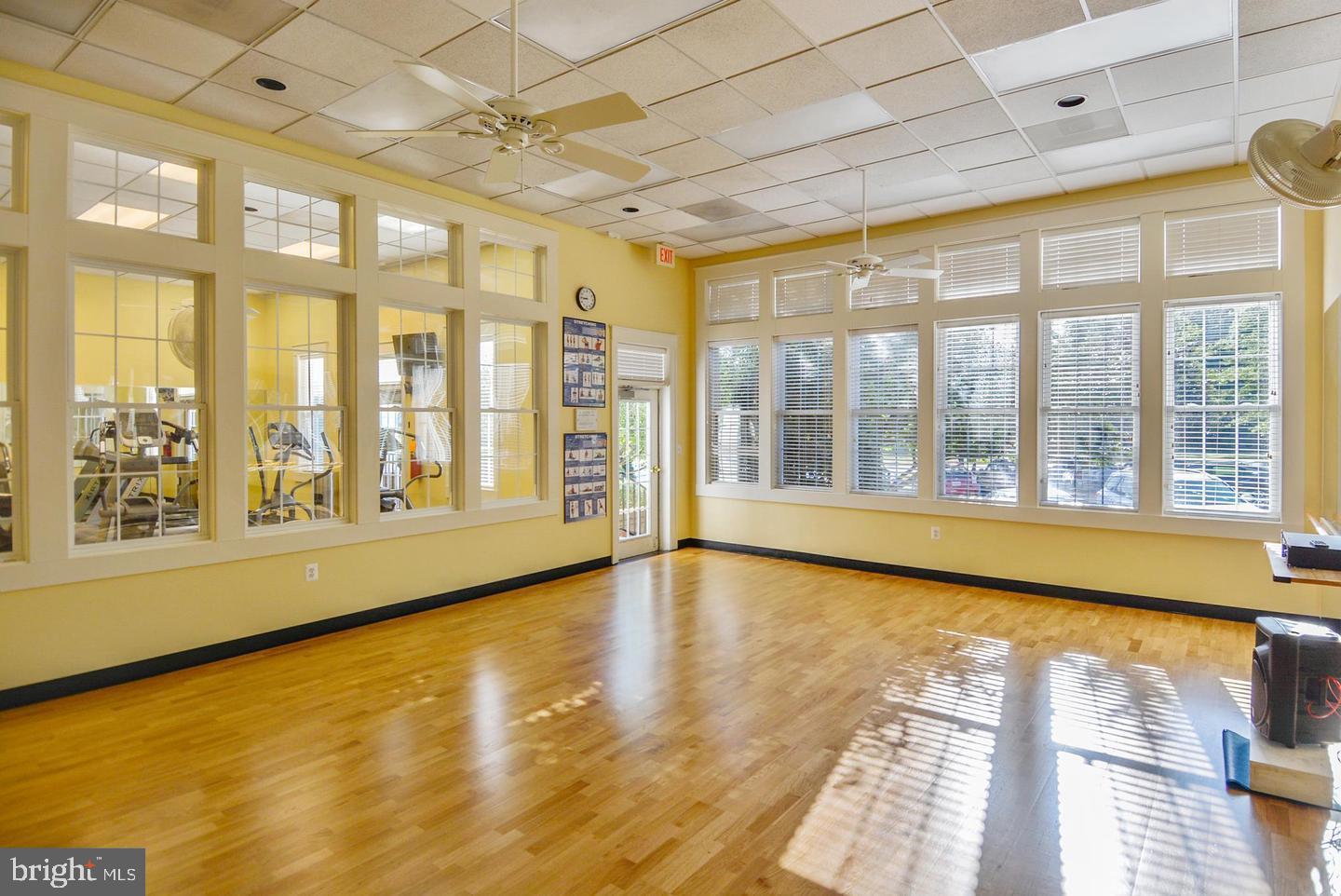 6904 WALNUT HILL DRIVE