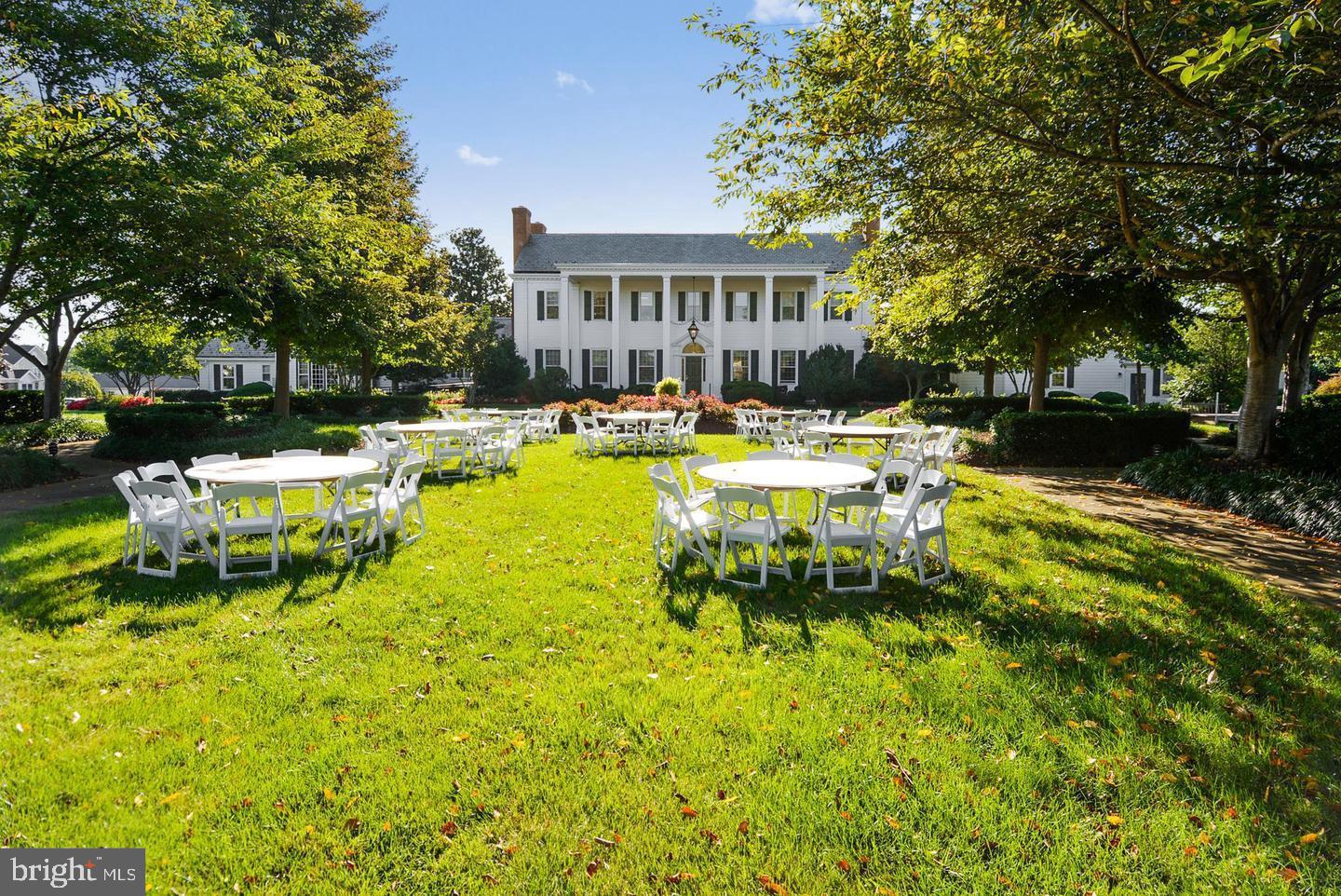 6904 WALNUT HILL DRIVE