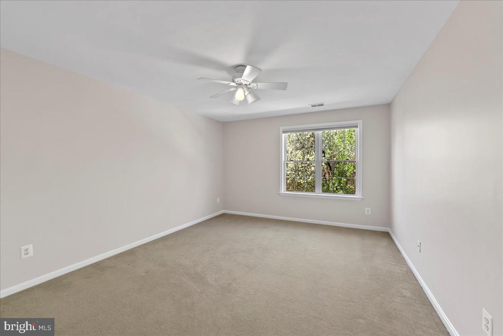 6904 WALNUT HILL DRIVE