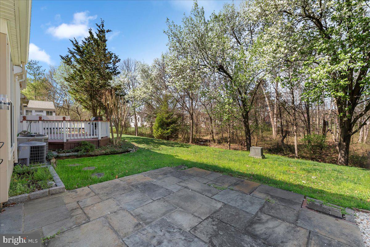 6904 WALNUT HILL DRIVE