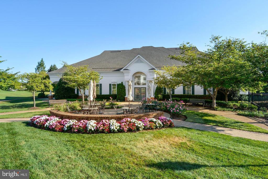 6904 WALNUT HILL DRIVE