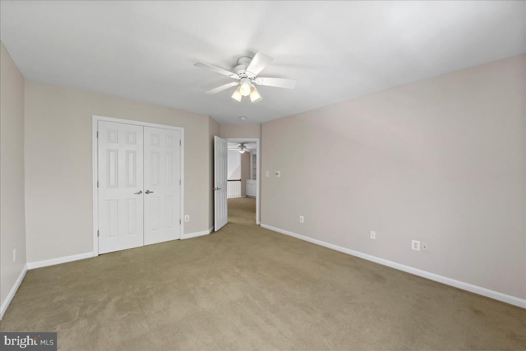 6904 WALNUT HILL DRIVE