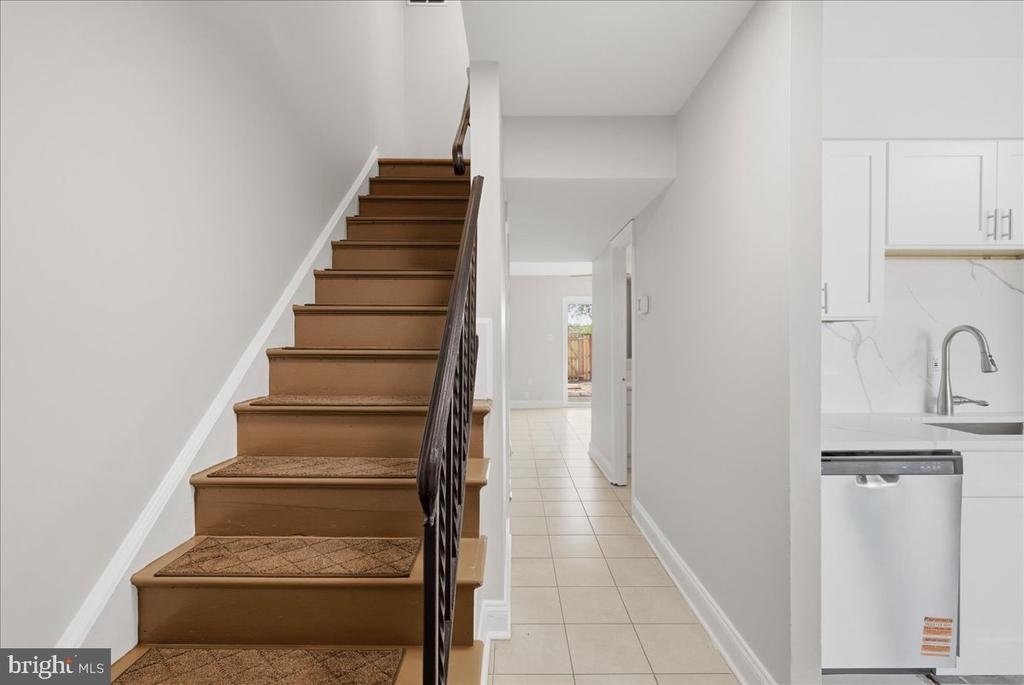 8143 COMMUNITY DRIVE 8143