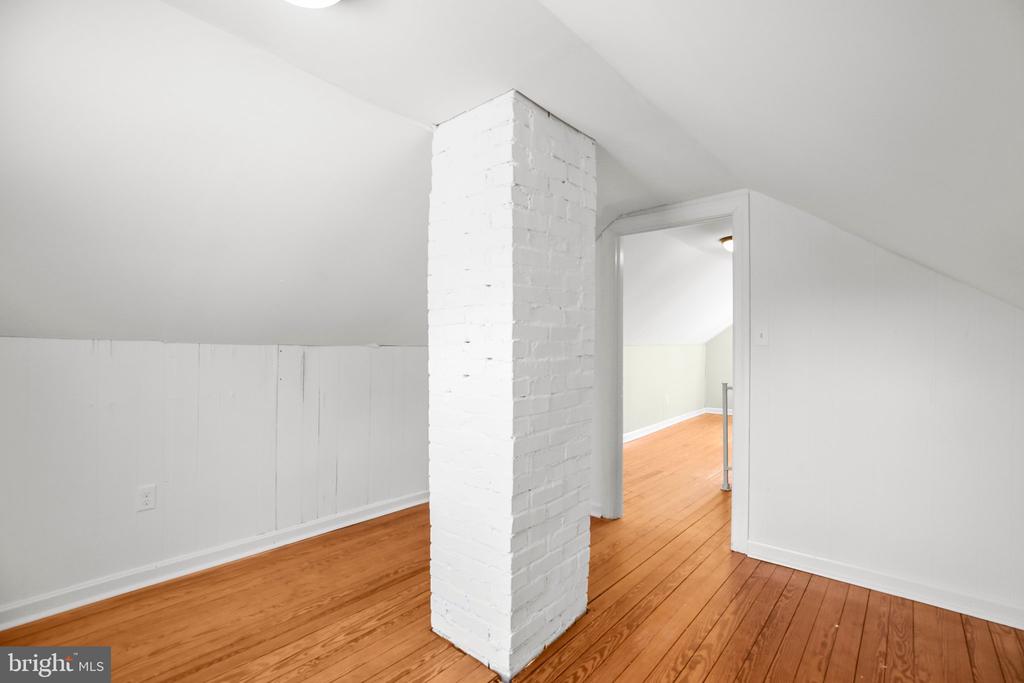 10021 BROCK ROAD