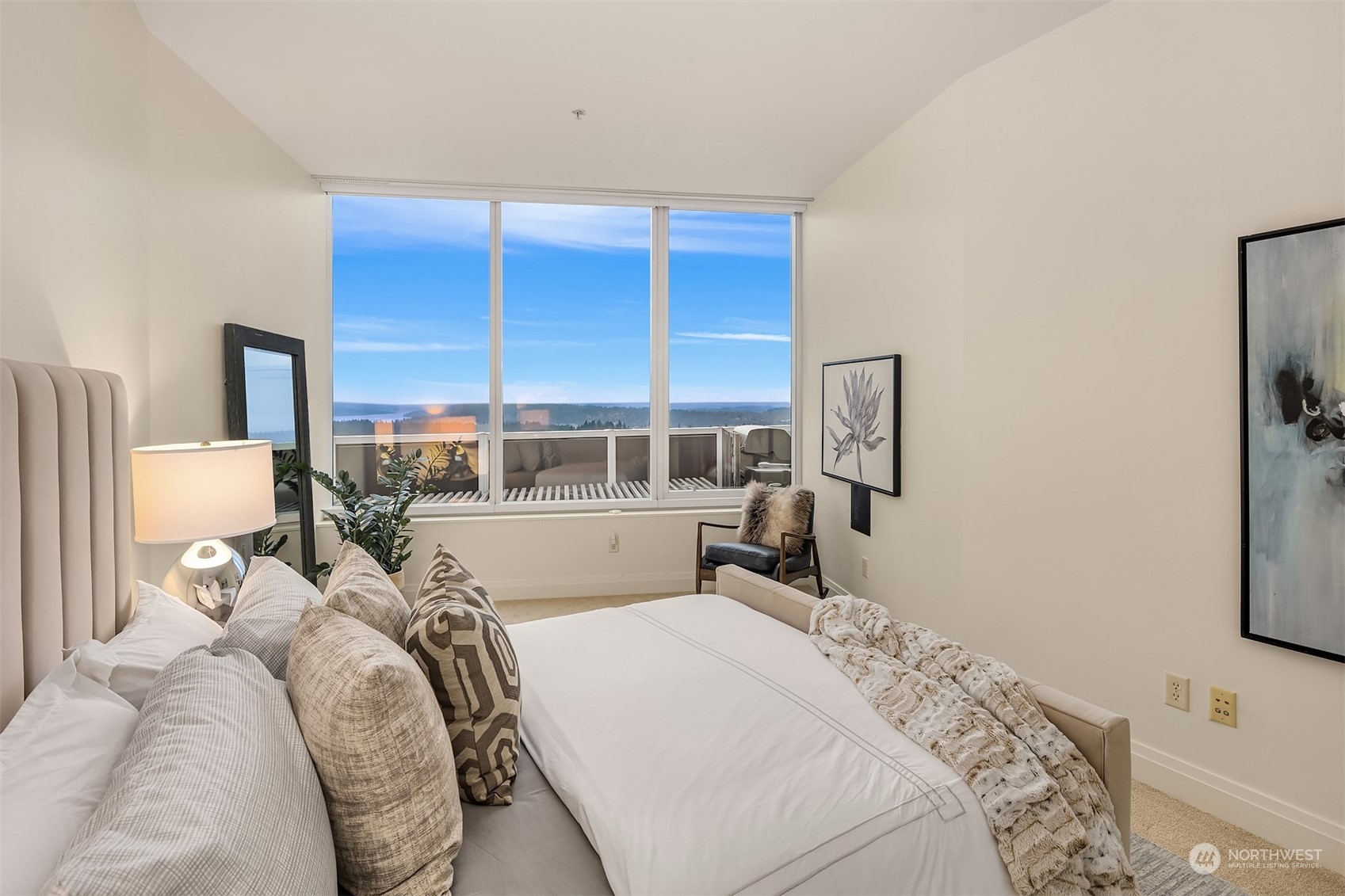 500 106th Avenue NE Unit: 4105