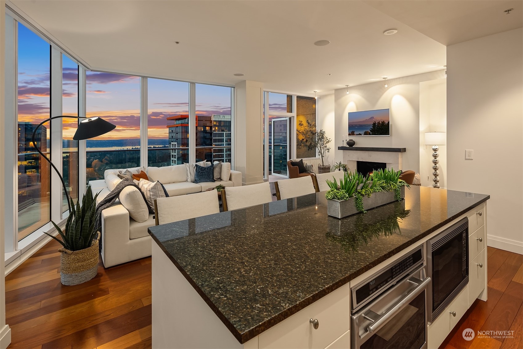 500 106th Avenue NE Unit: 4105