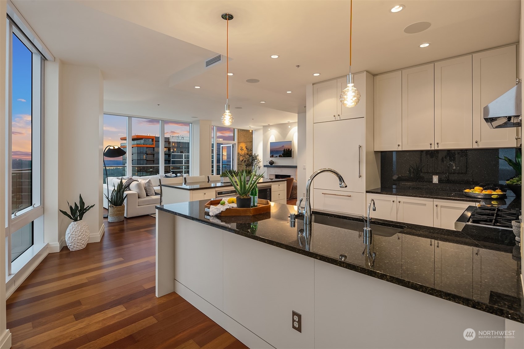 500 106th Avenue NE Unit: 4105