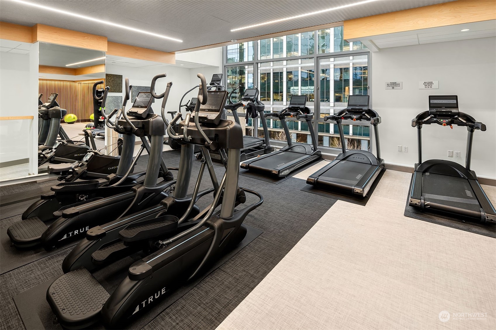 500 106th Avenue NE Unit: 4105