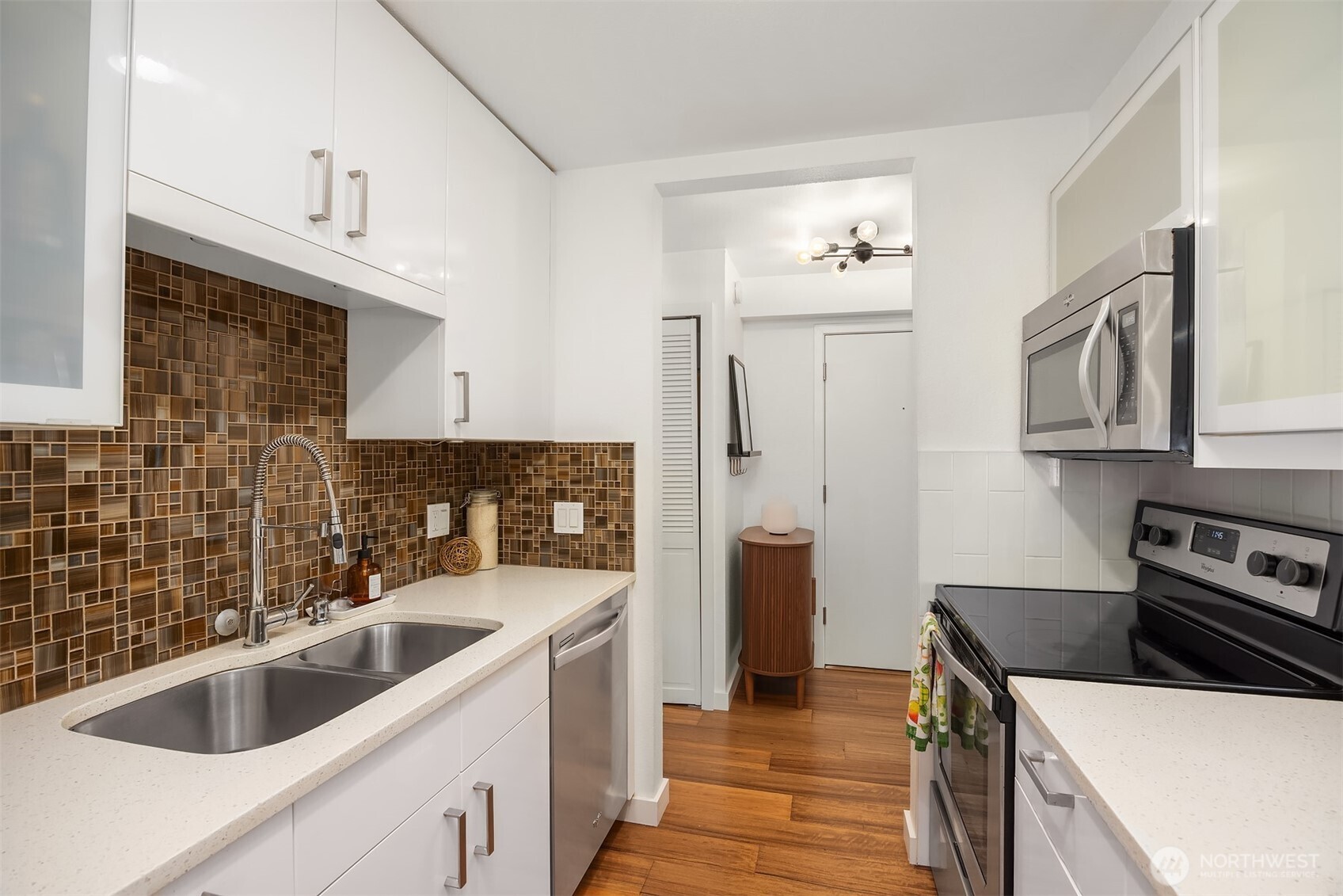 831 126th Place NE Unit: B103