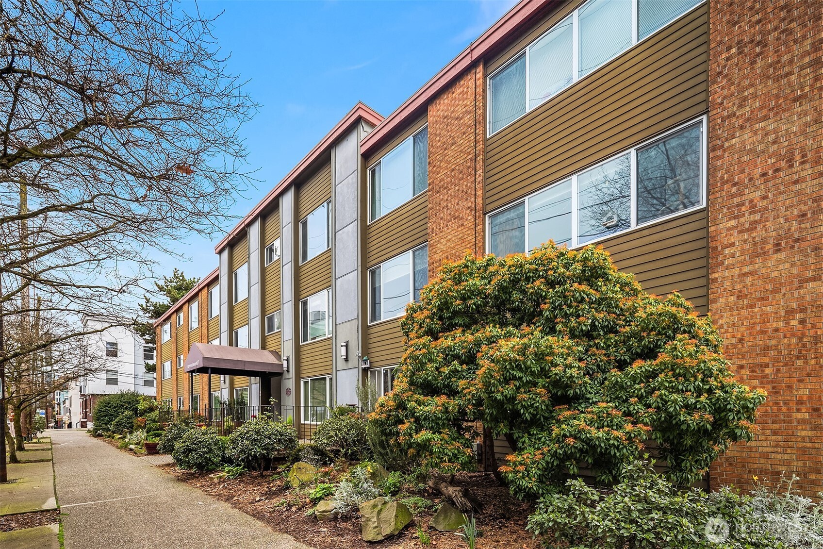 1707 Boylston Avenue Unit: 206