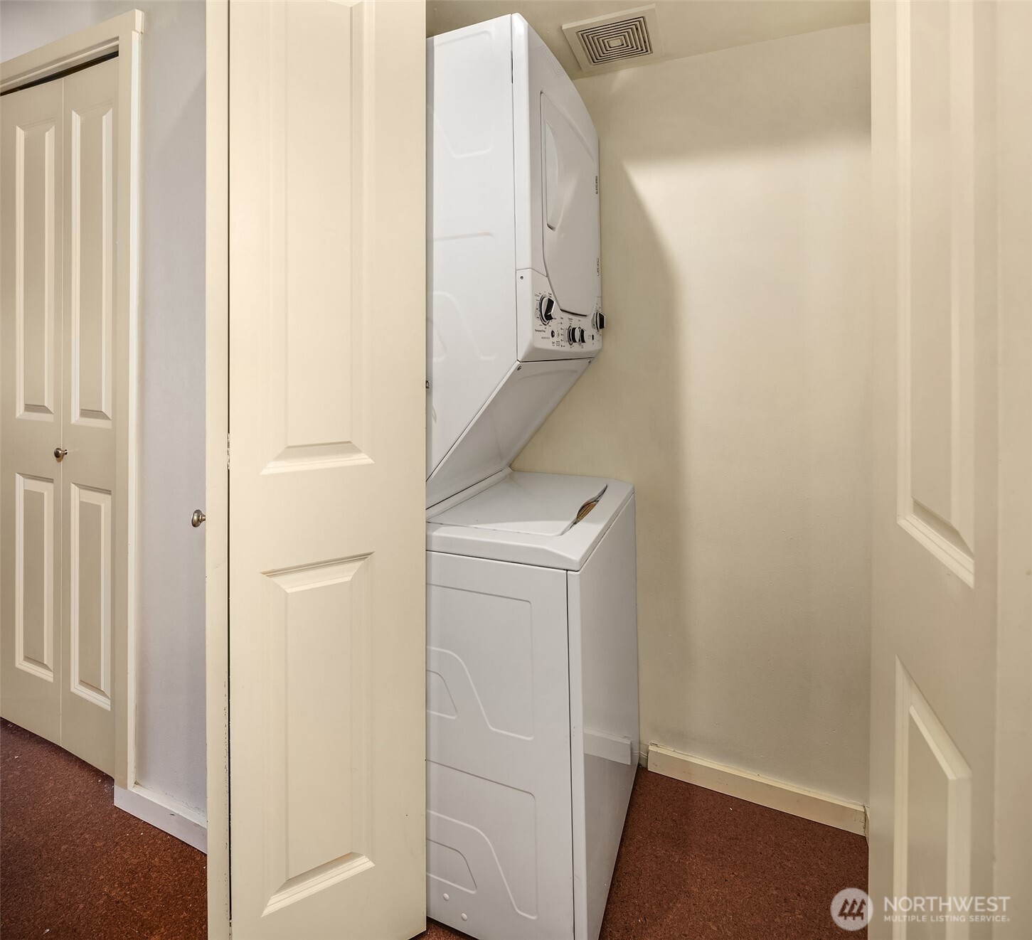 1707 Boylston Avenue Unit: 206