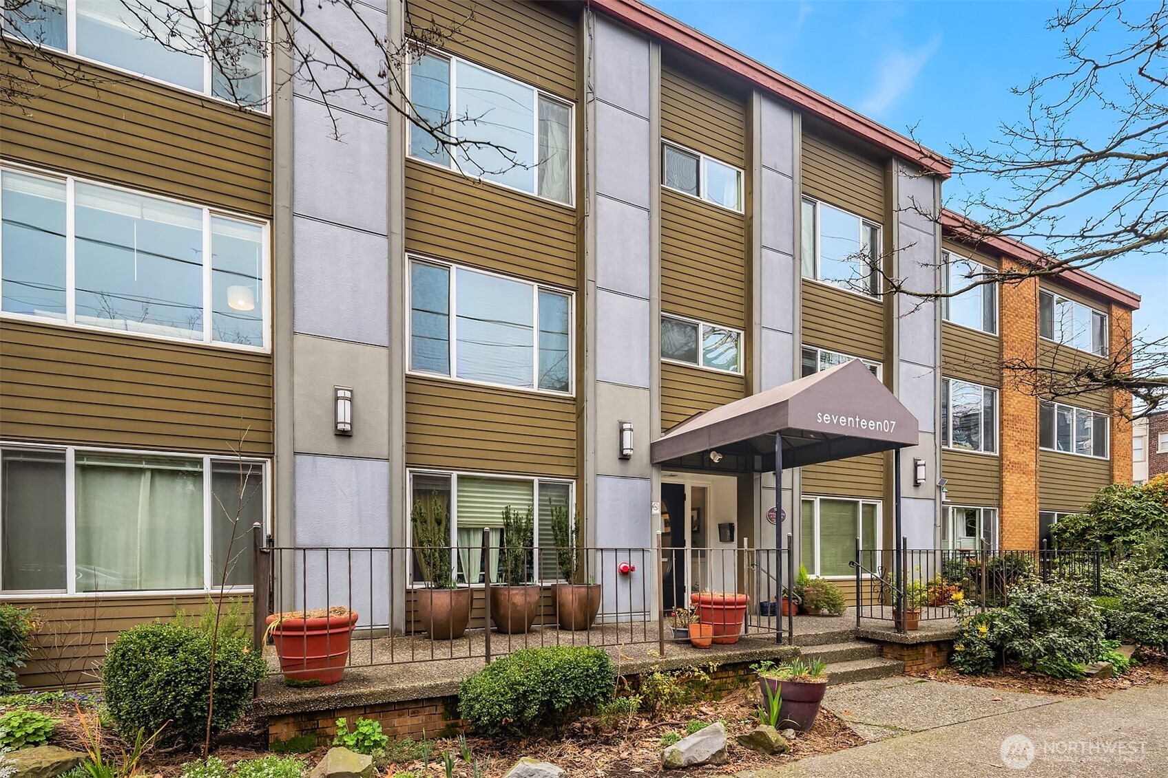 1707 Boylston Avenue Unit: 206