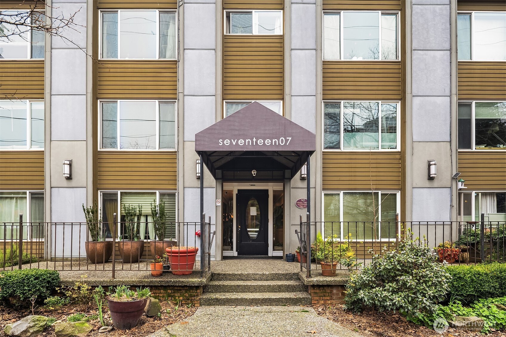 1707 Boylston Avenue Unit: 206