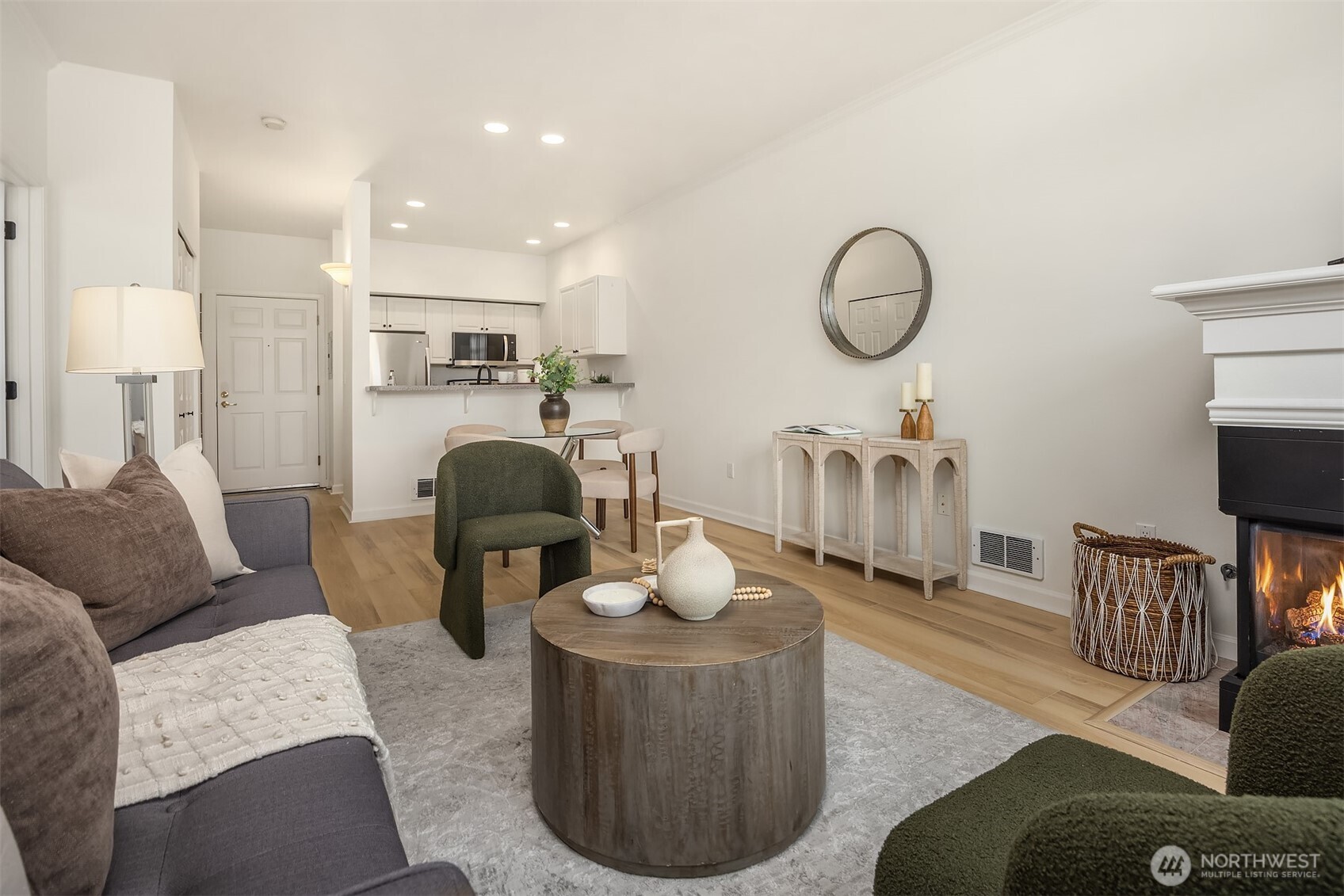 122 S State Street Unit: 207 E