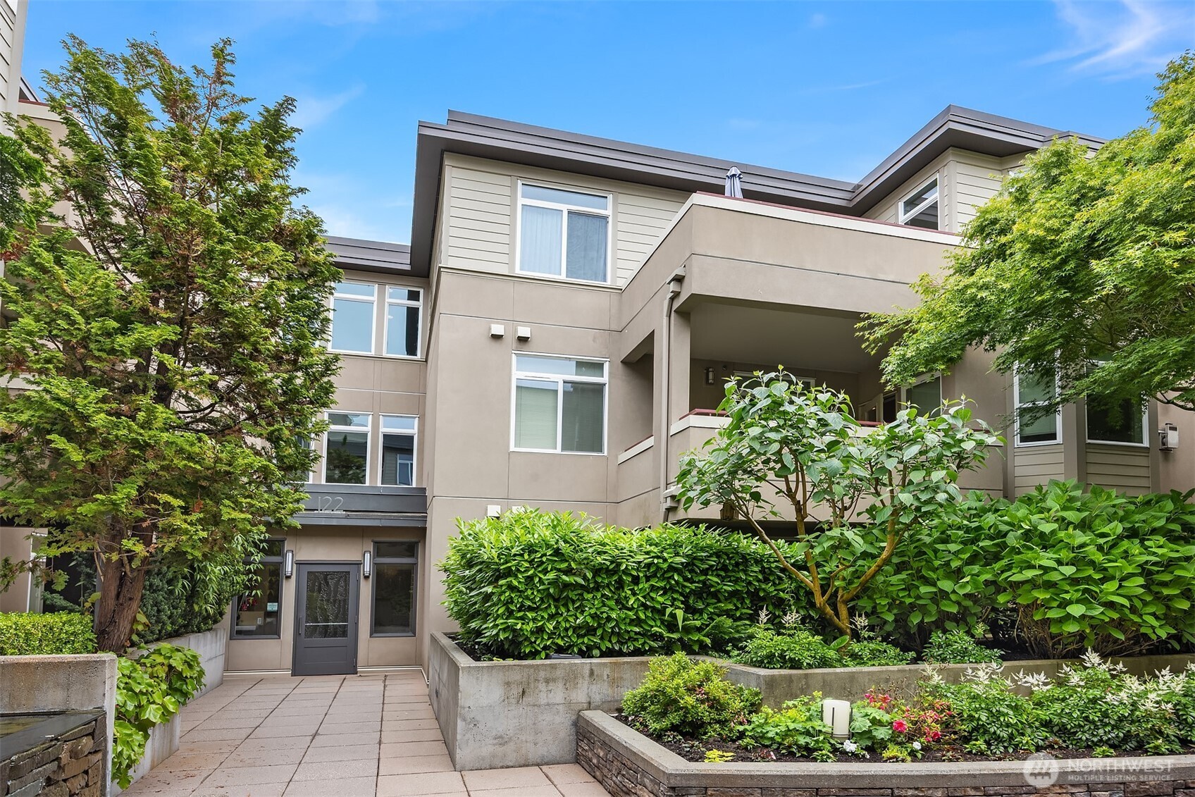 122 S State Street Unit: 207 E