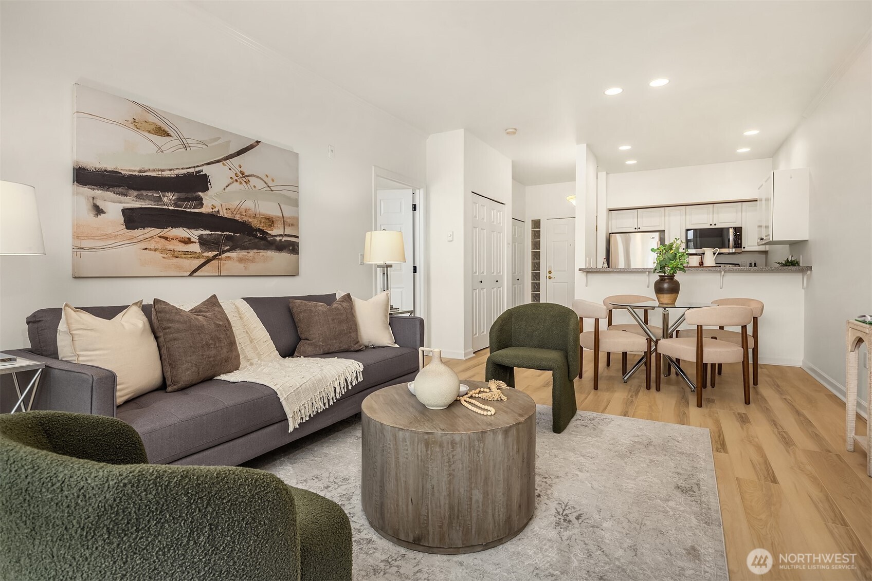 122 S State Street Unit: 207 E