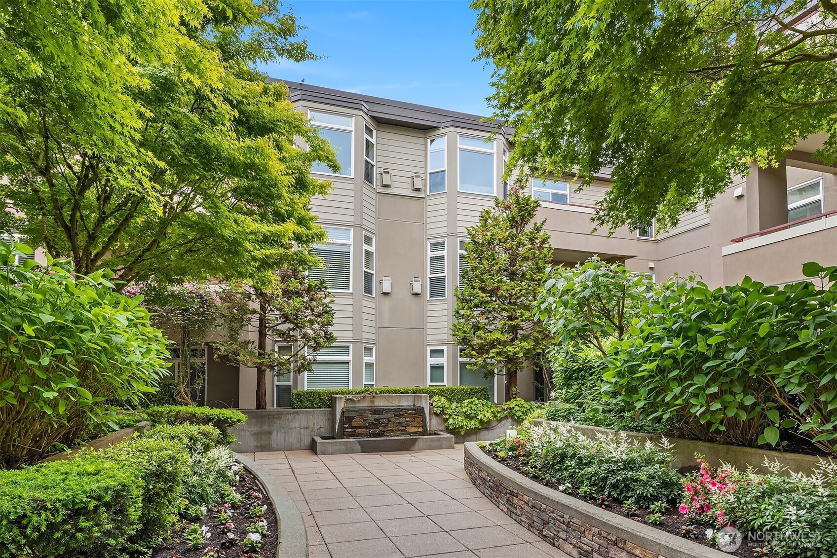 122 S State Street Unit: 207 E