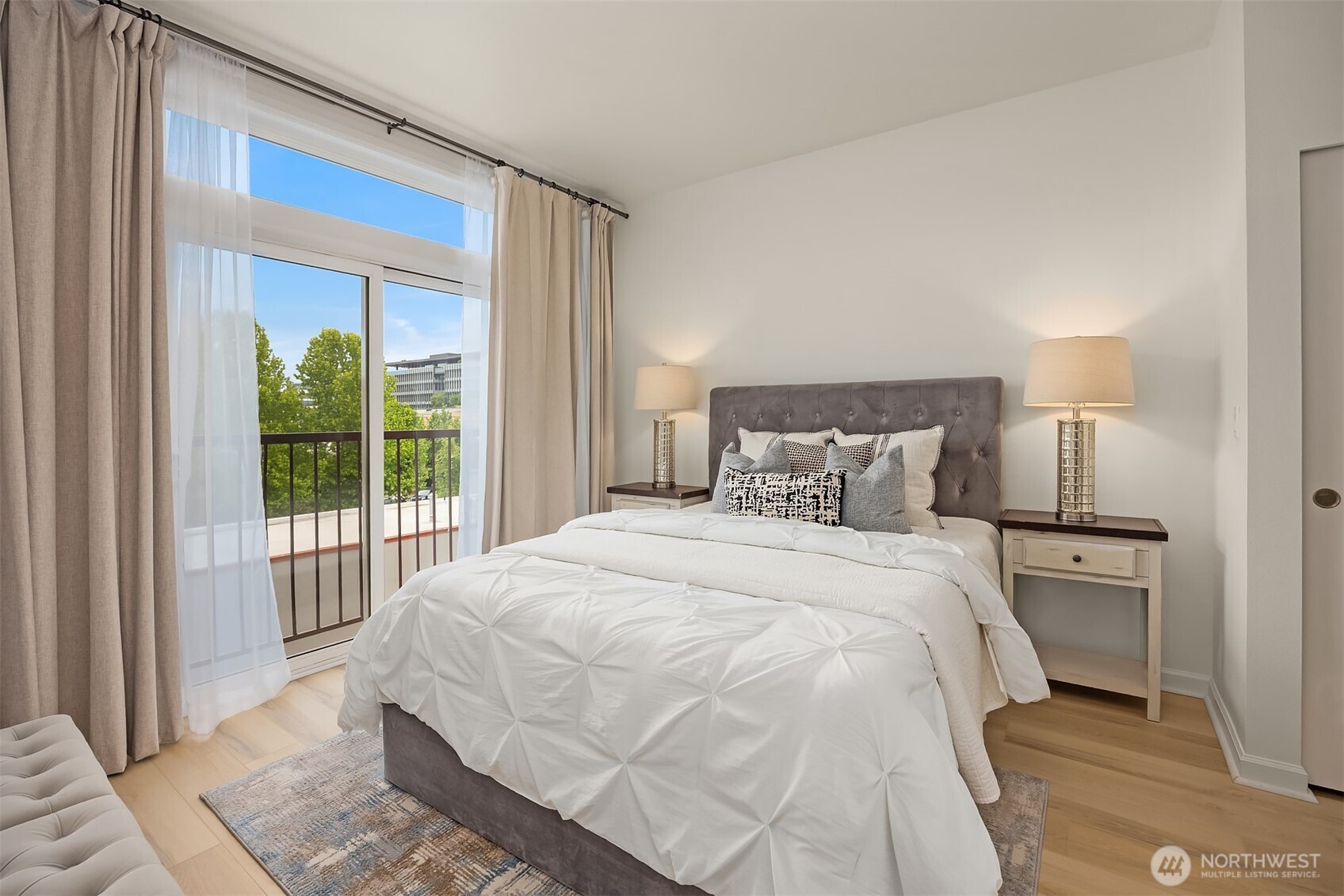 122 S State Street Unit: 207 E