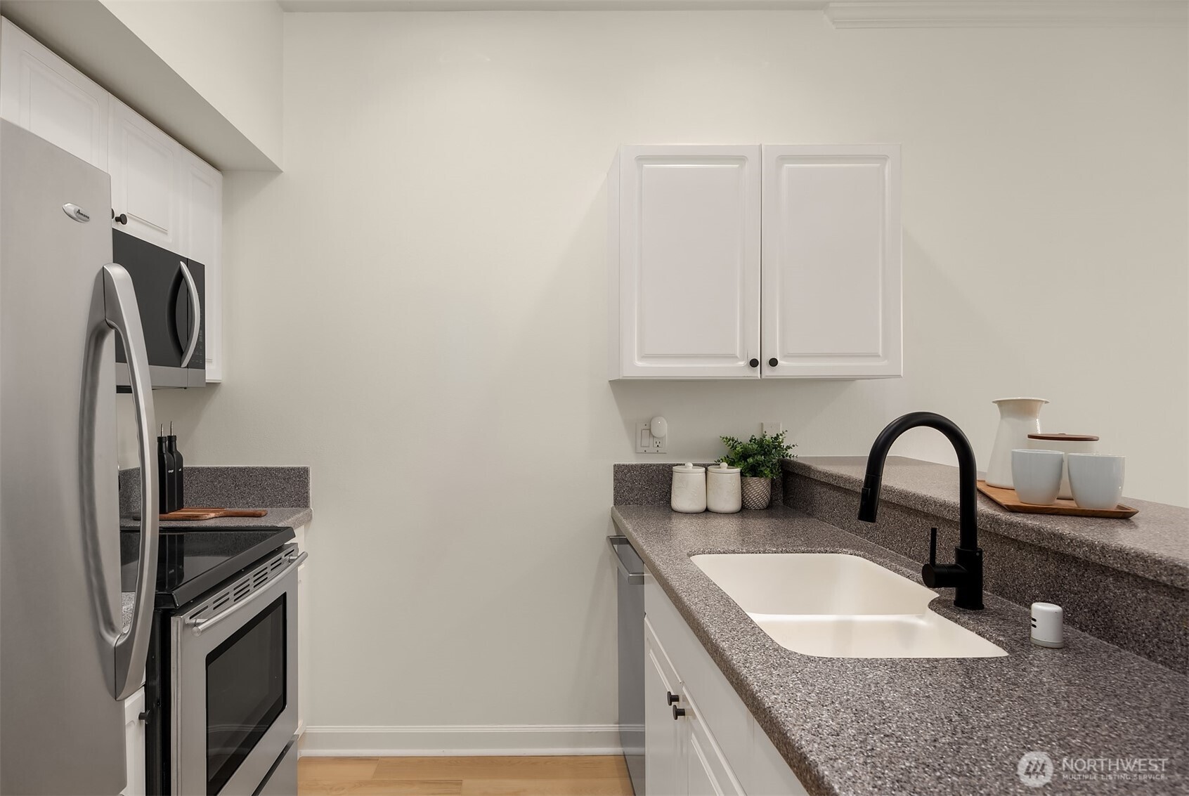 122 S State Street Unit: 207 E