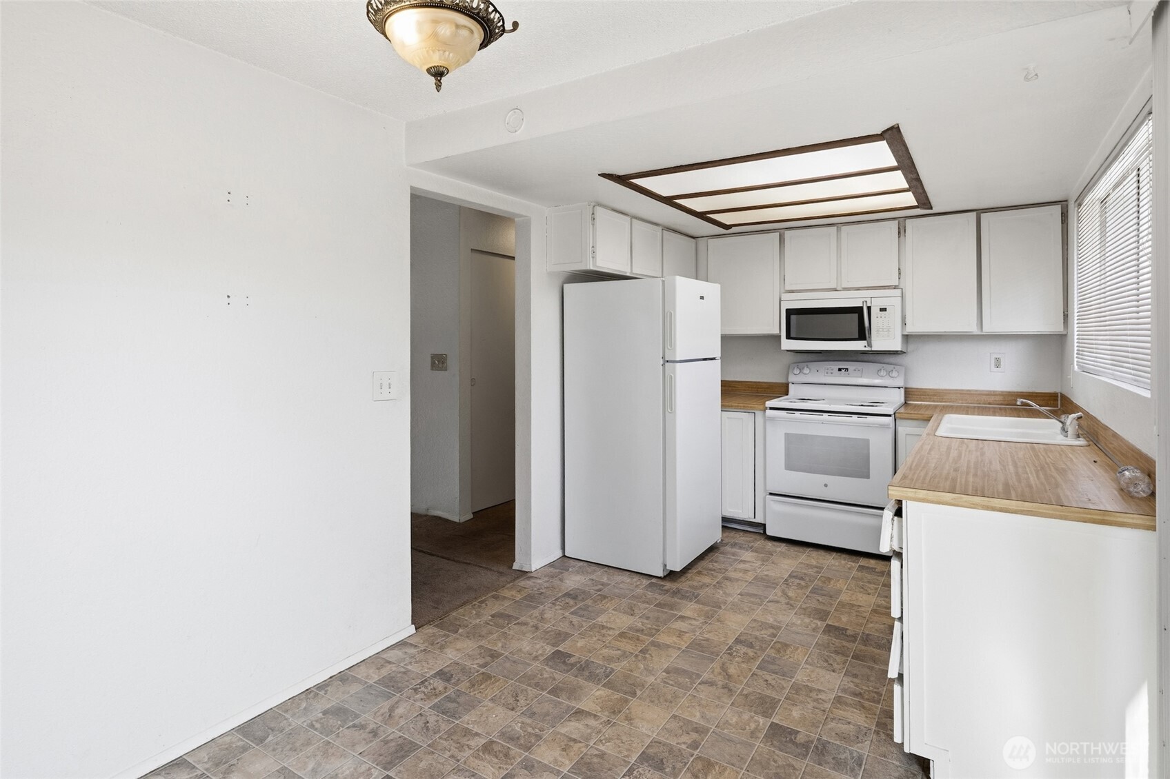 3713 SW 338th Place