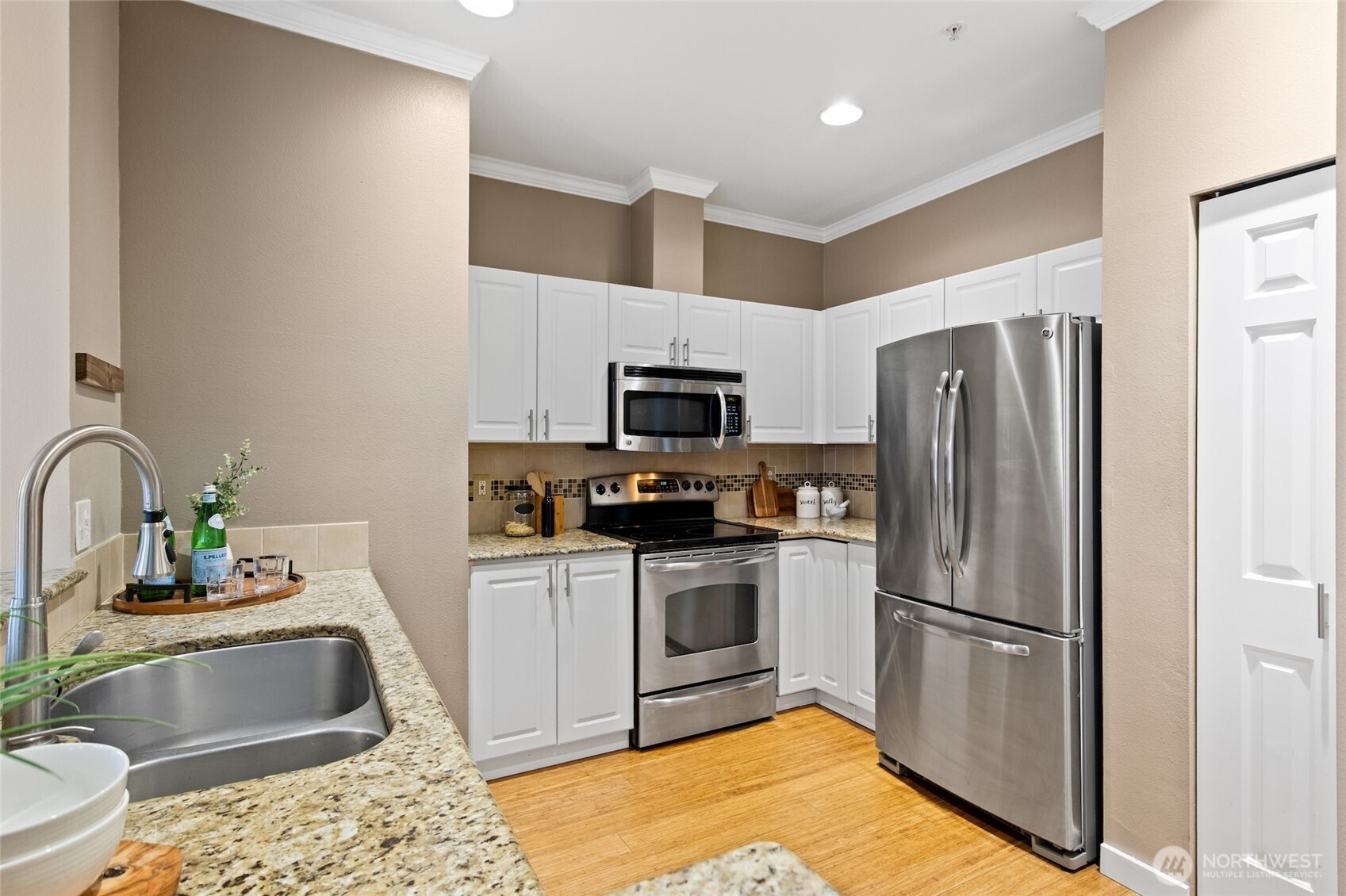 18505 SE Newport Way Unit: D118
