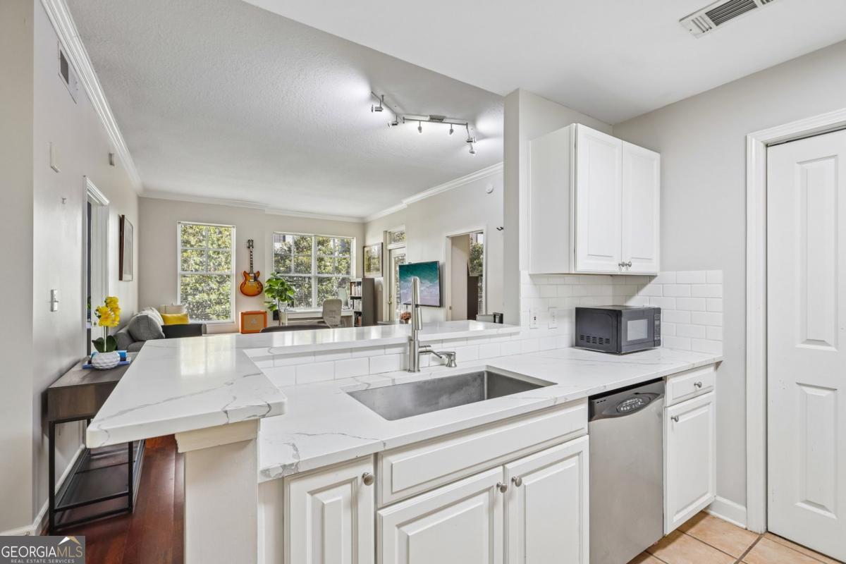 1101 Juniper Street NE # 104