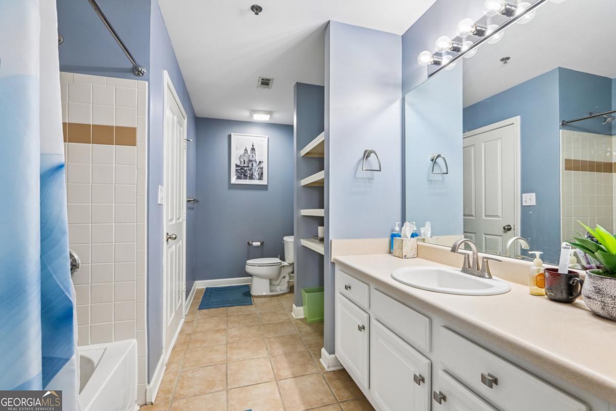 1101 Juniper Street NE # 104
