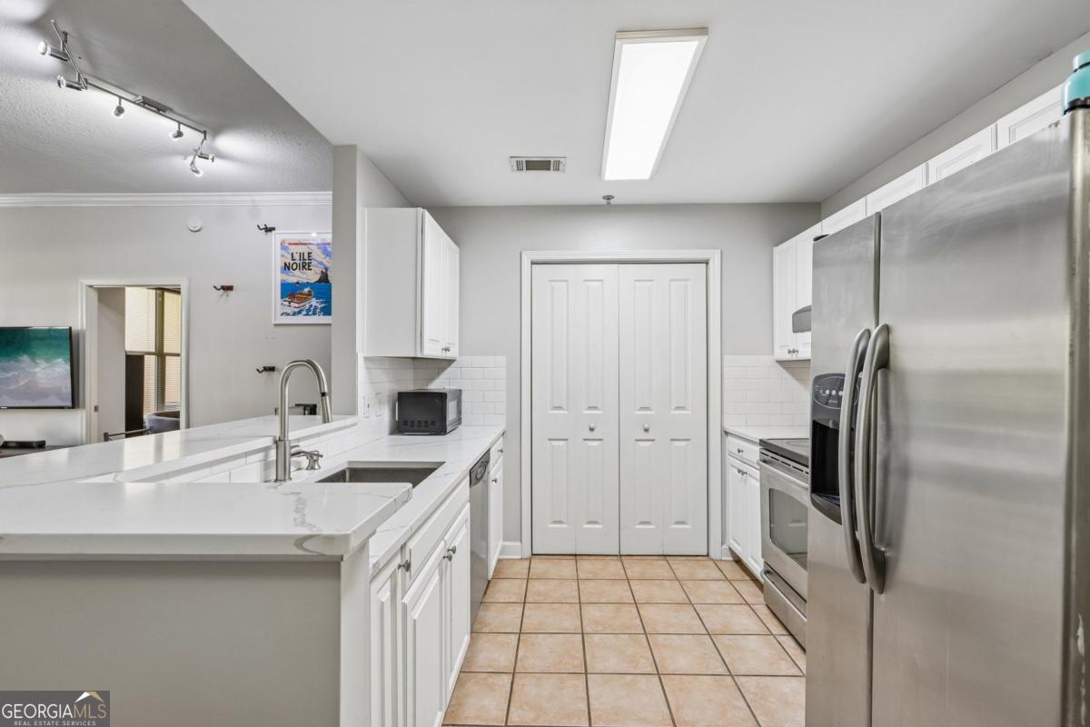 1101 Juniper Street NE # 104