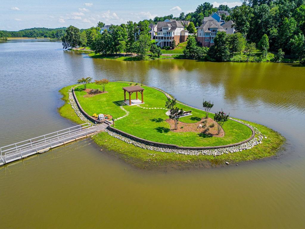 7731 Sleepy Lagoon Way
