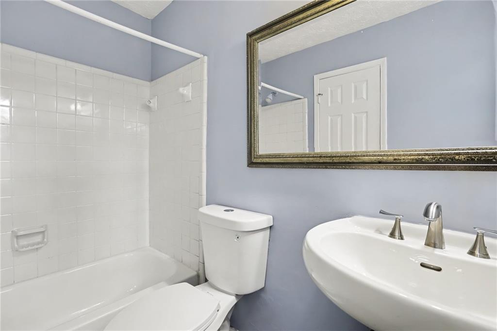 5582 Stonington Trace Parkway