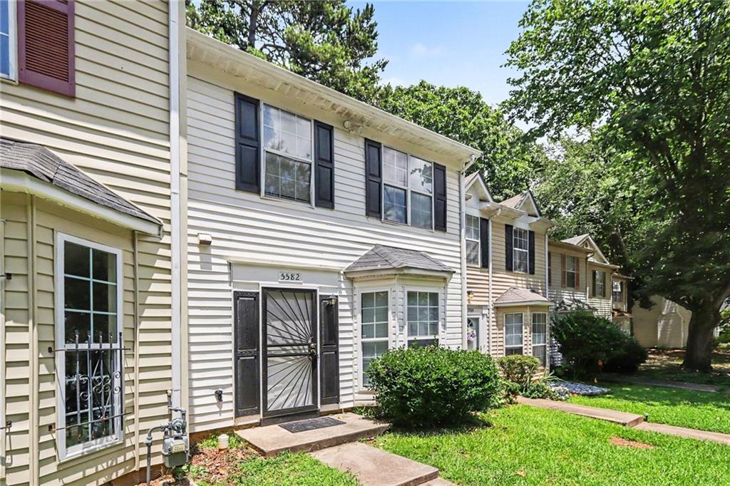 5582 Stonington Trace Parkway