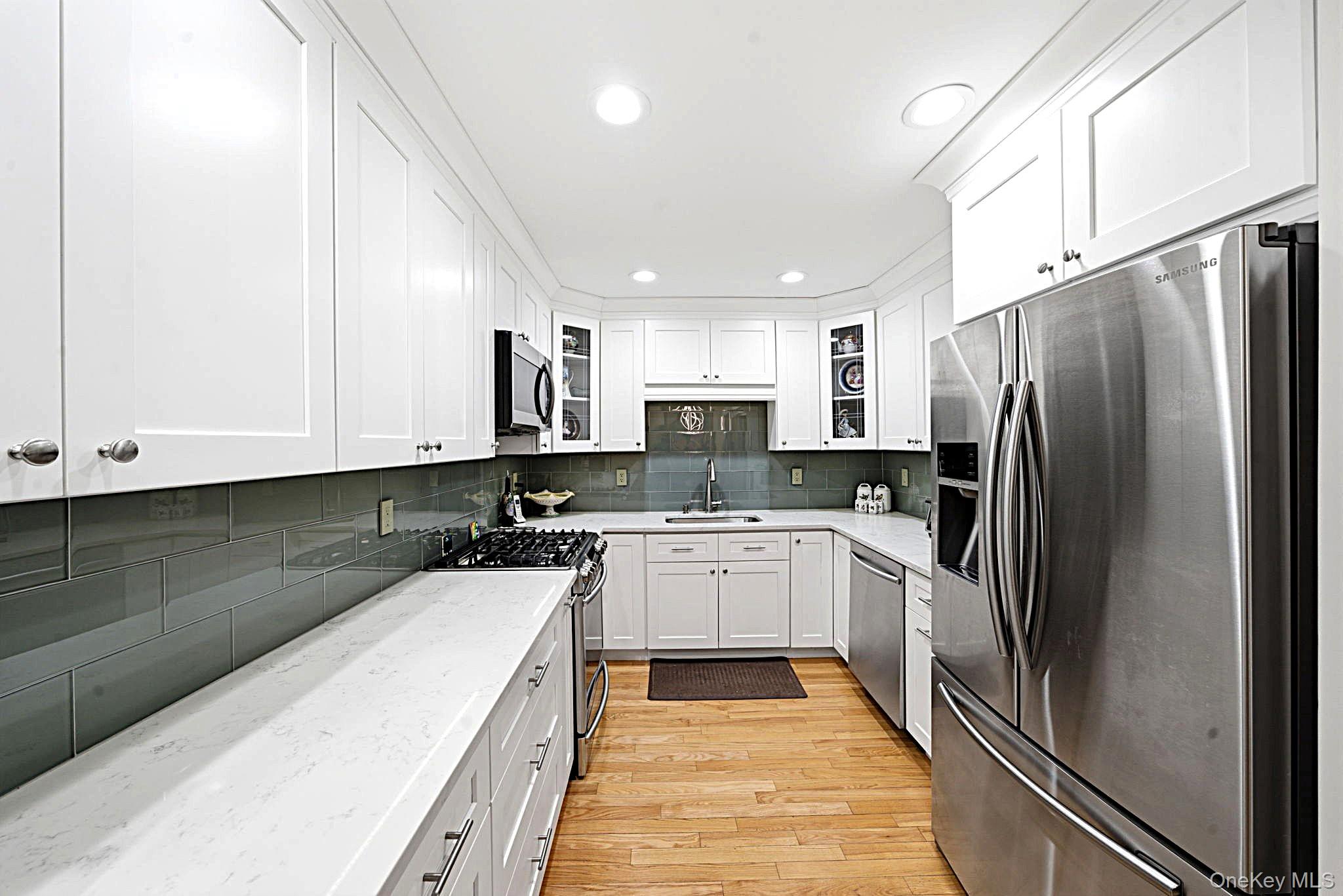 1053 Savoy Drive