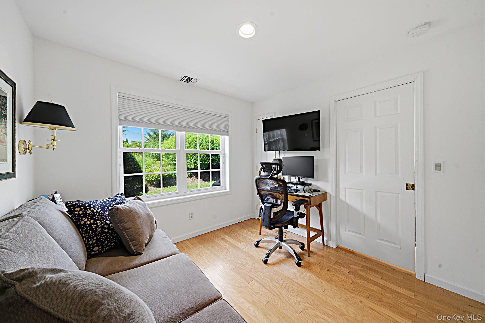 1053 Savoy Drive