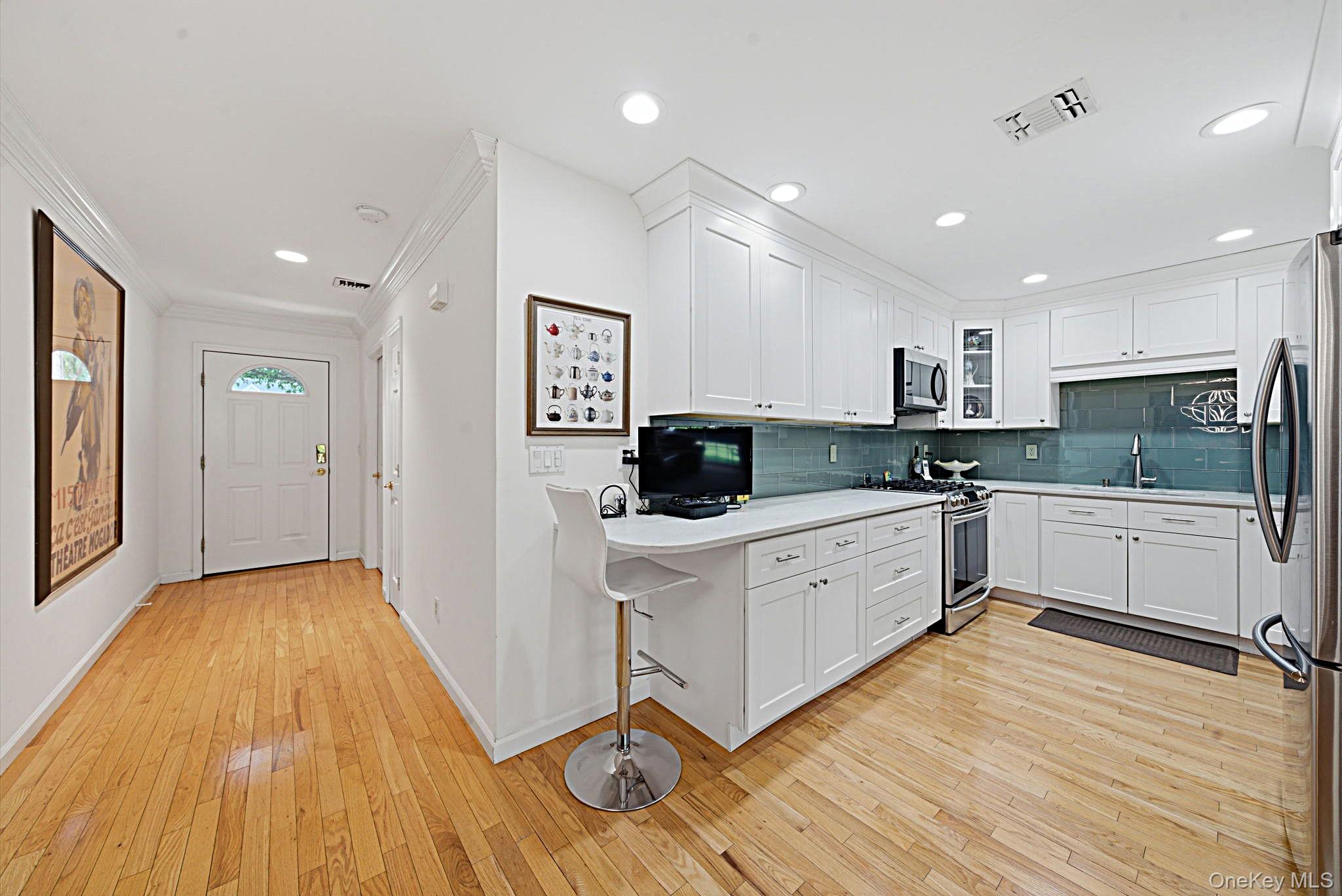 1053 Savoy Drive