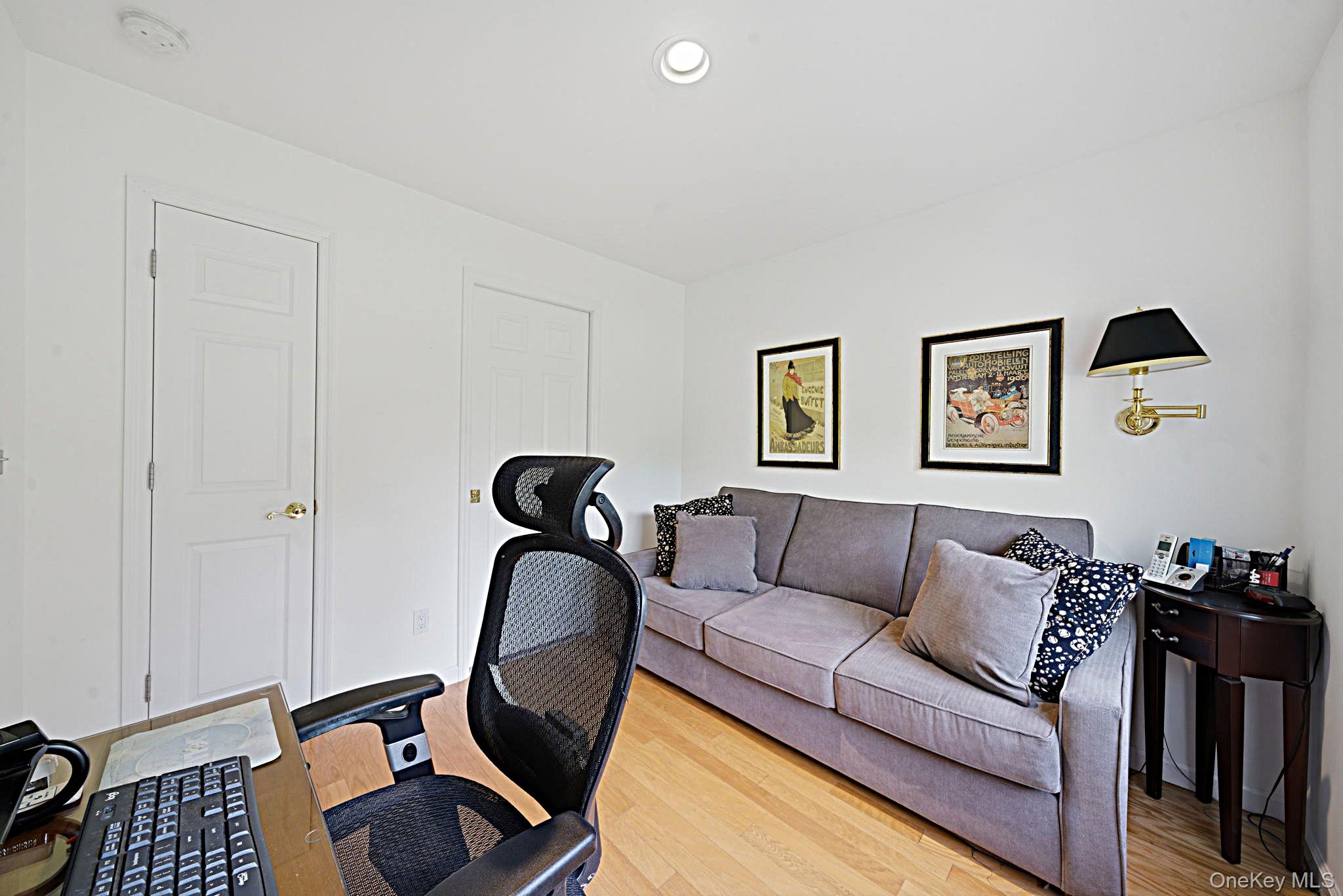1053 Savoy Drive
