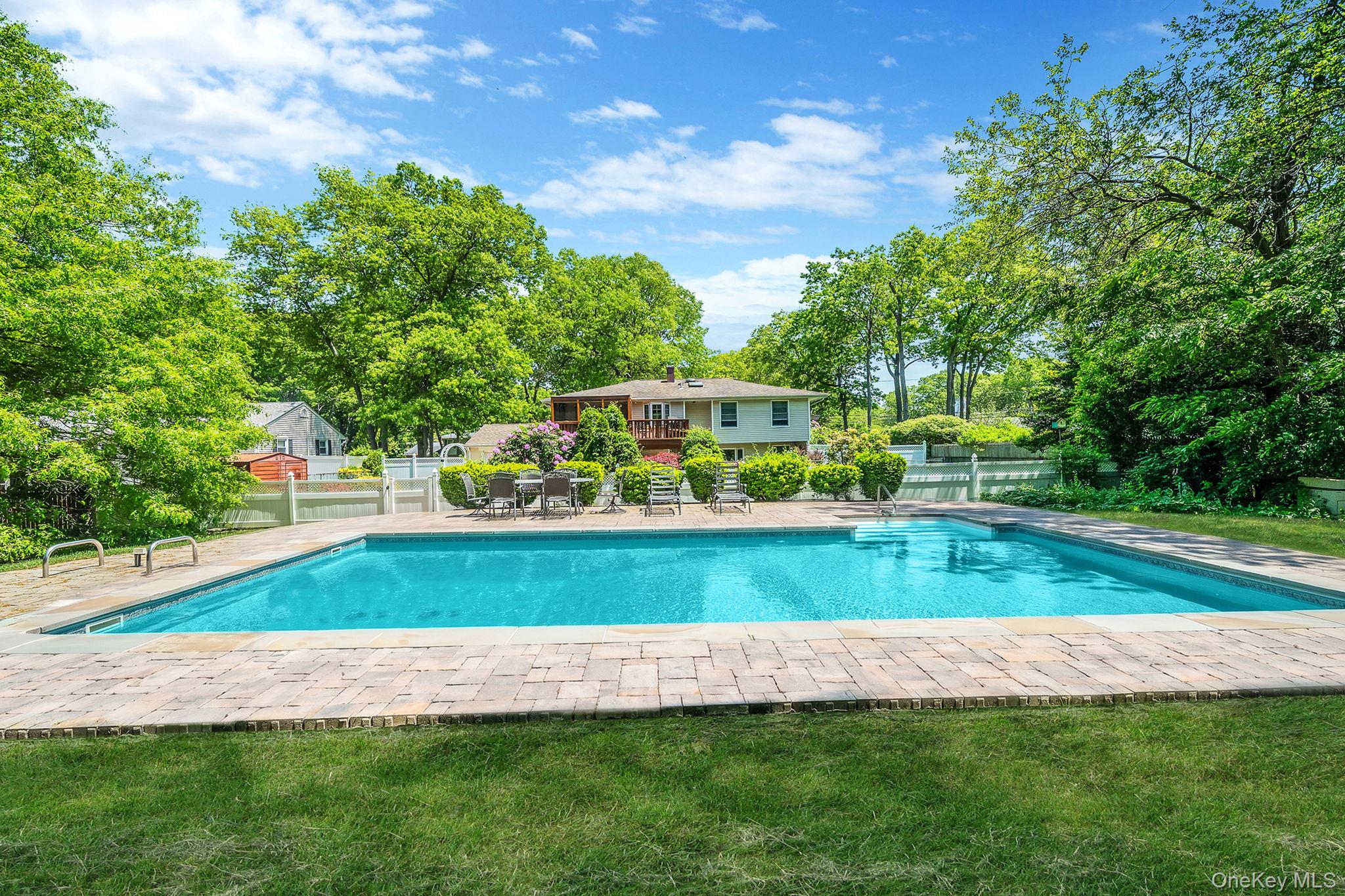 118 Ledgewood Drive