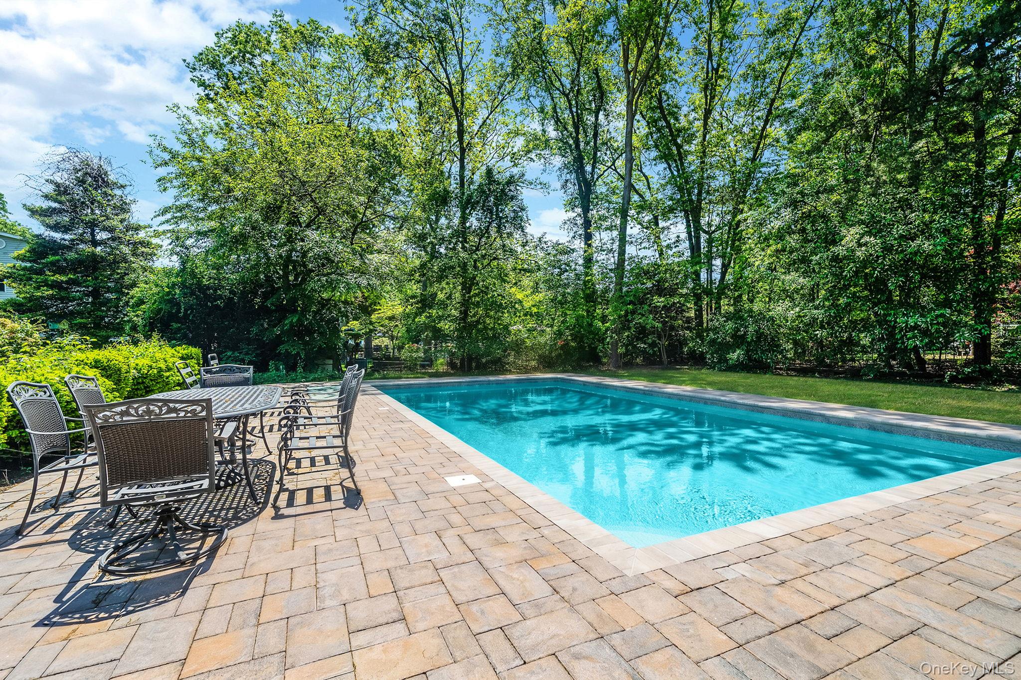 118 Ledgewood Drive