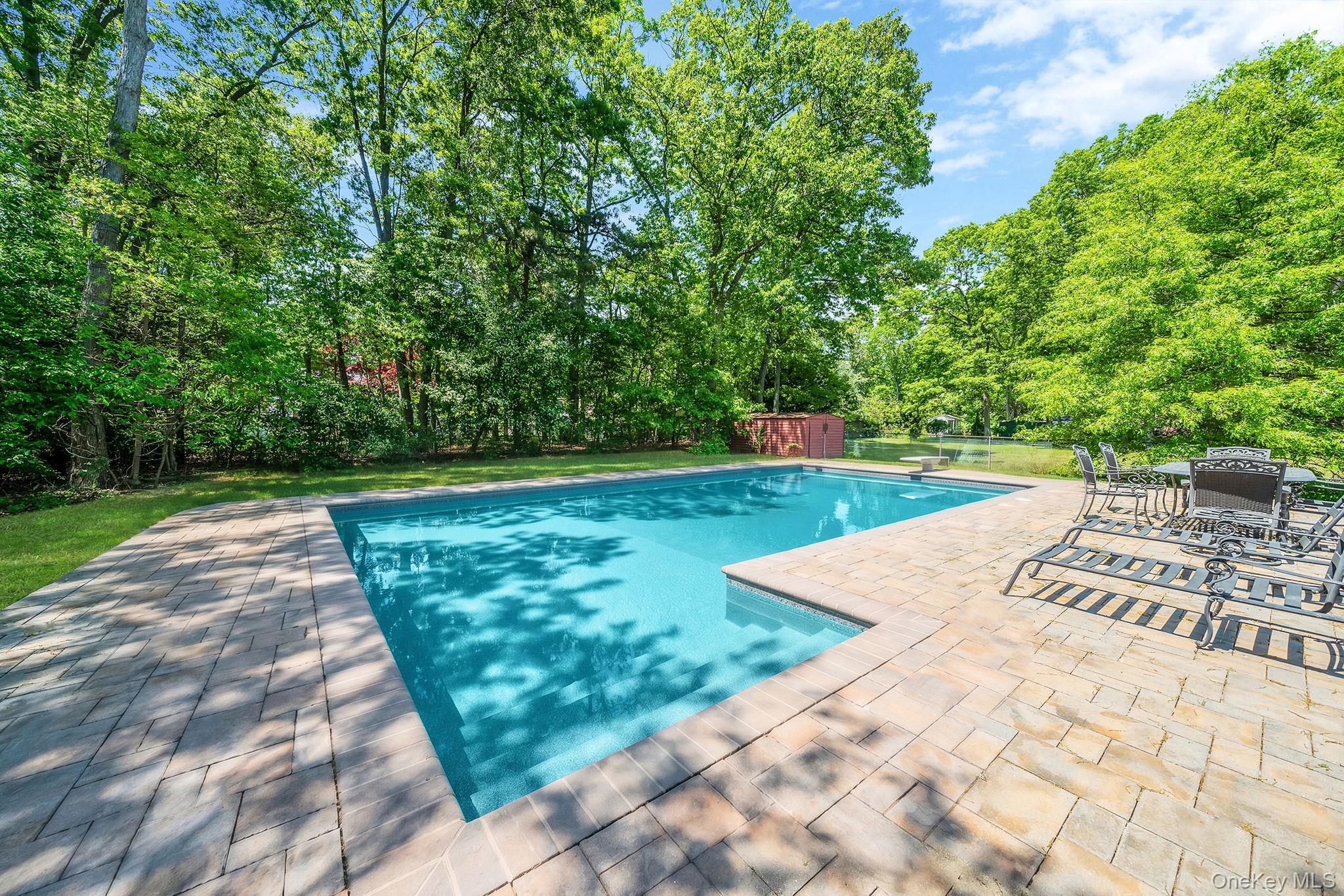 118 Ledgewood Drive