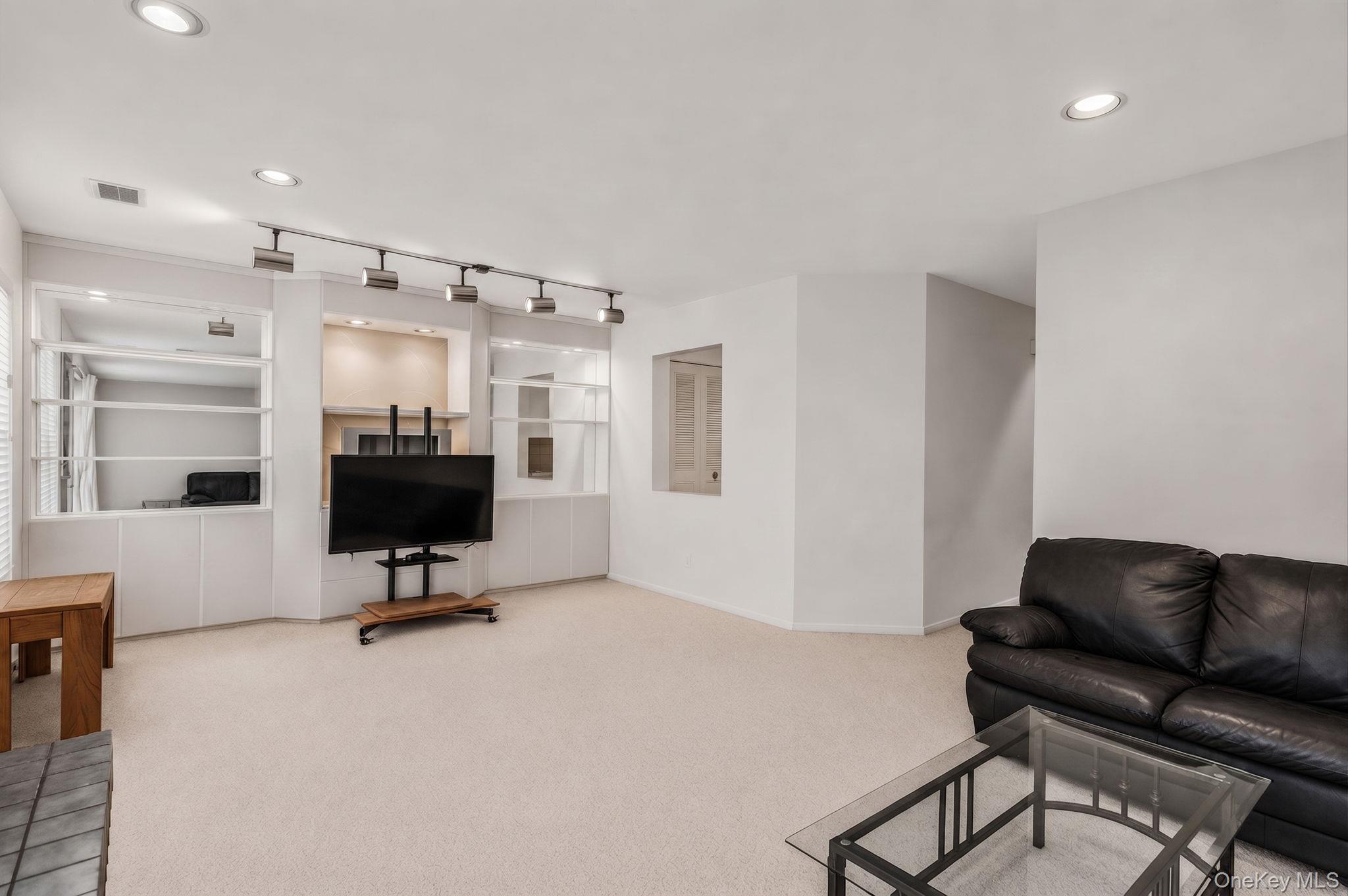 45 Madder Lake Circle