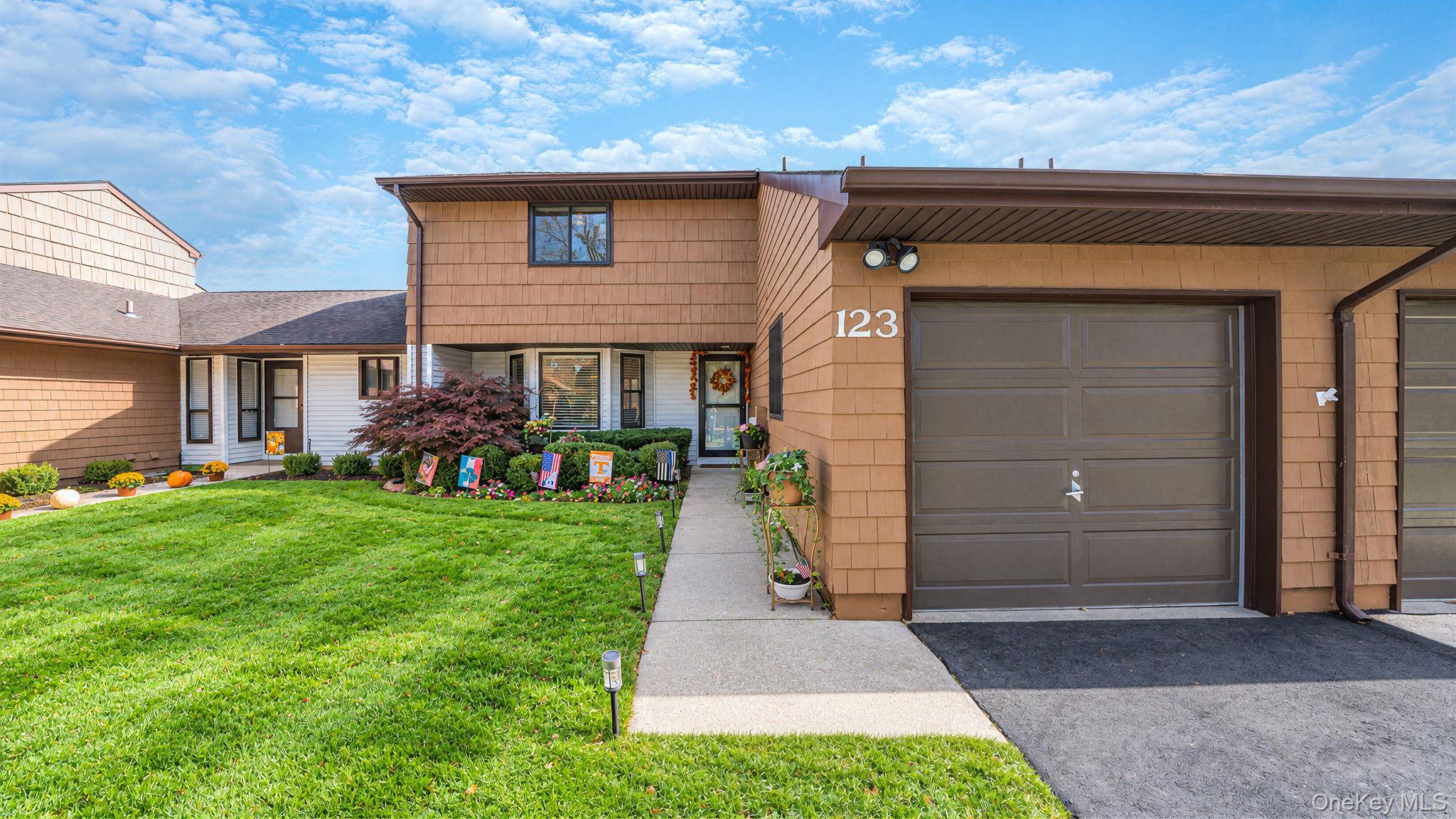 123 Scarlett Drive Commack Ny Us 11725 Key1066004