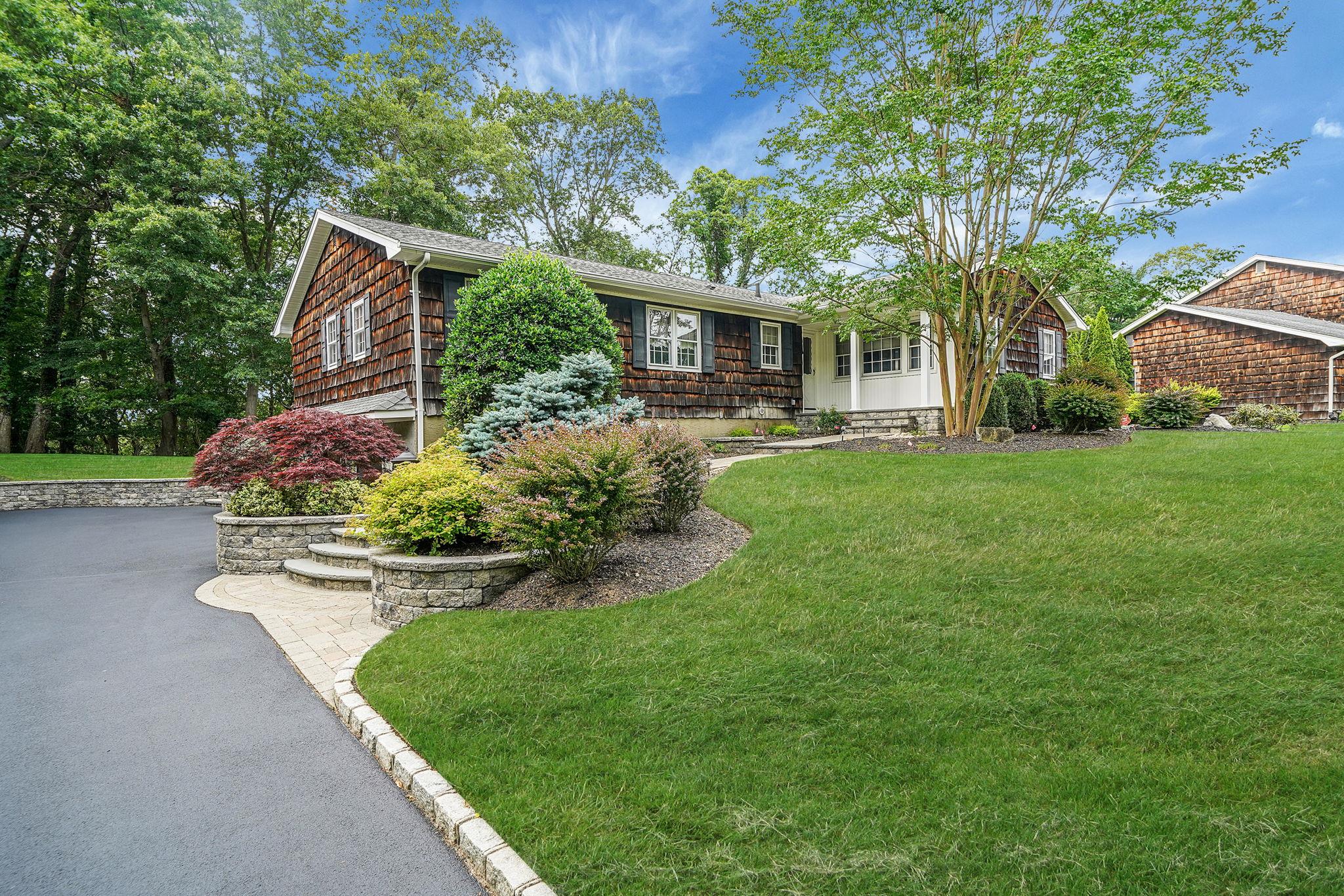 30 Twixt Hills Road