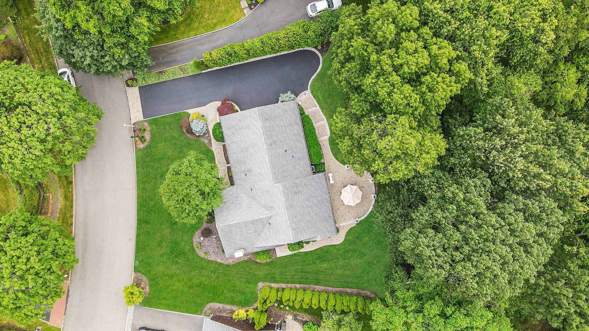30 Twixt Hills Road