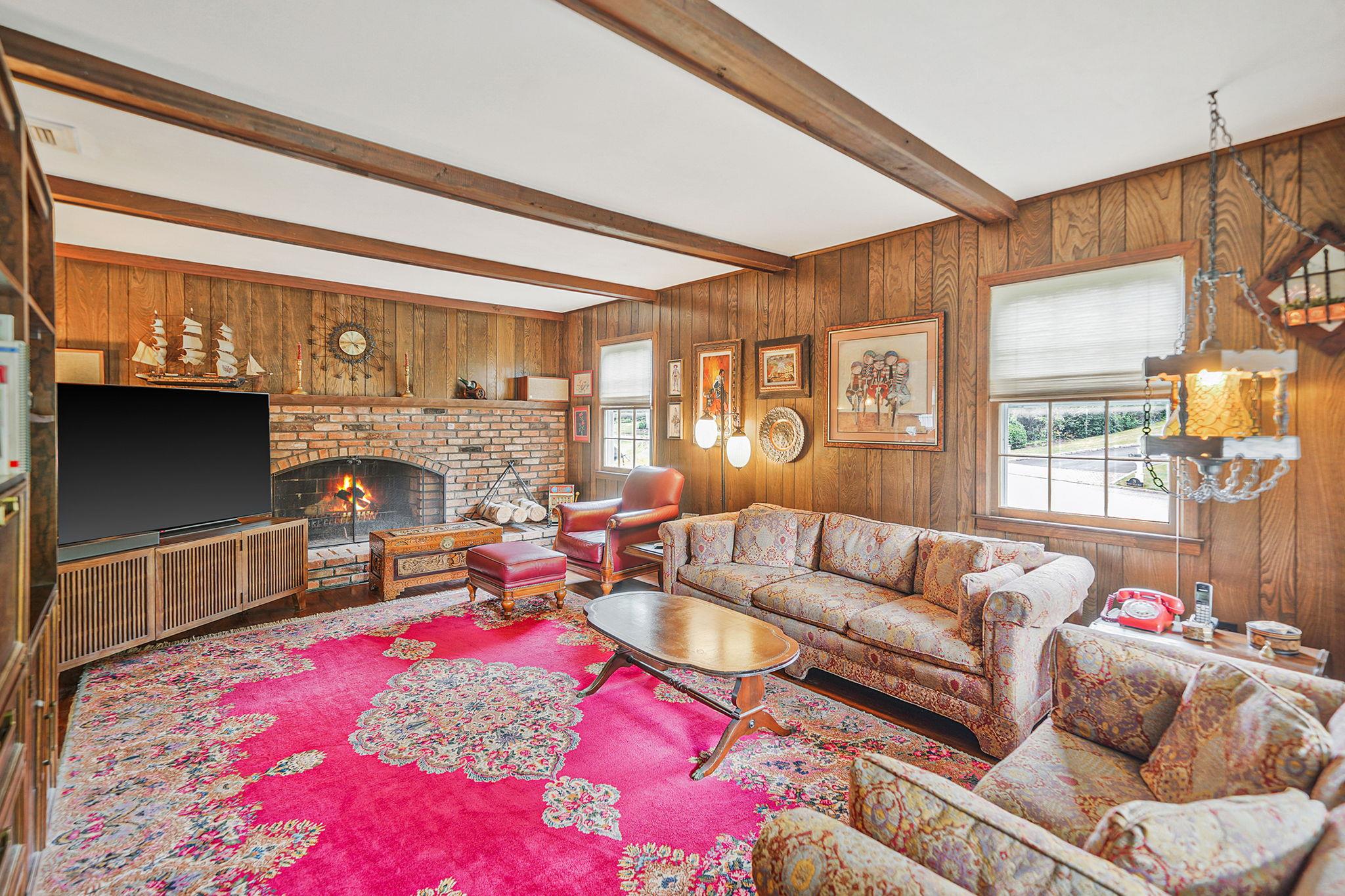 30 Twixt Hills Road
