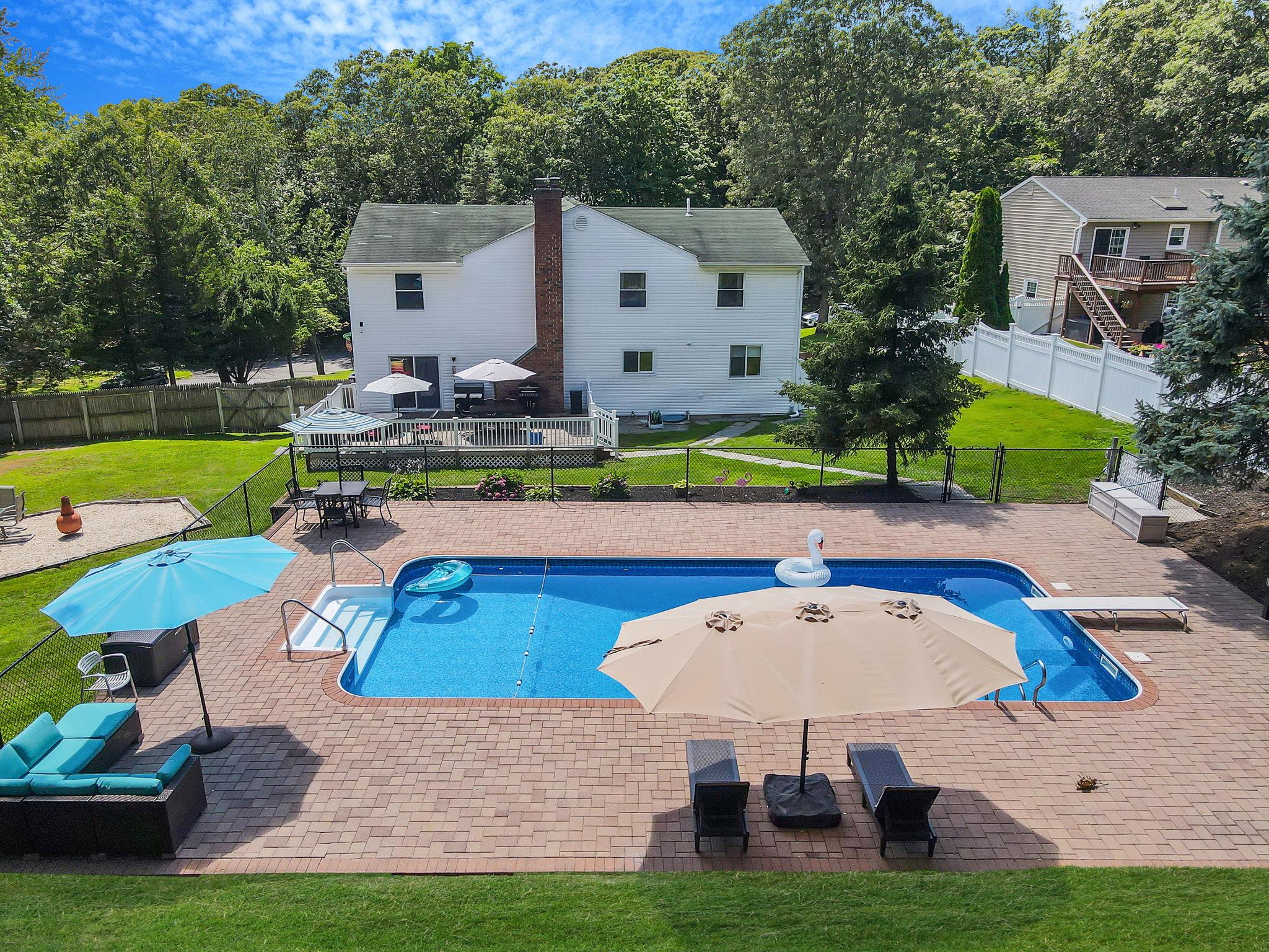 11 Dillmont Drive